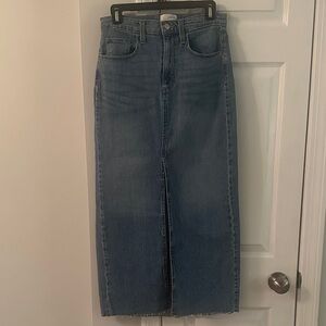 Universal Thread Denim Maxi Skirt with Cut-Off Hem .. Women’s size 4